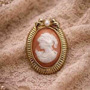 Vintage Cameo With Faux Pearl Bow Lapel Pin Brooch